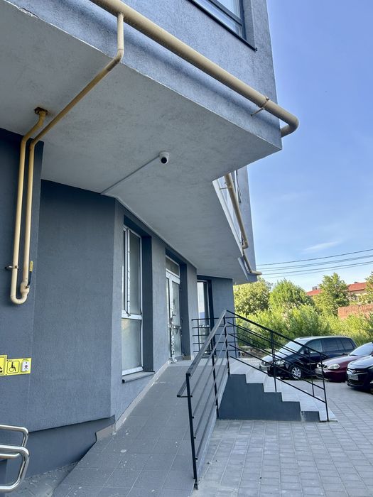 Від власника. Продаж комерційного приміщення в новобудові  вул.Довга