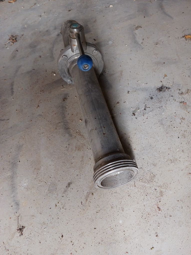 Torneiras de passagem em inox de duas polgadas e meia usadas em bom es