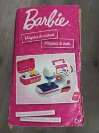 Máquina costura da Barbie na caixa