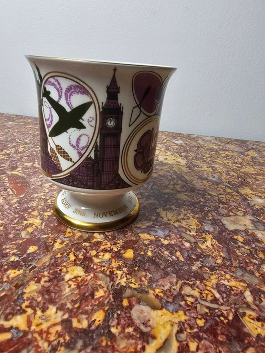 Coalport kielich porcelana" "100stu lecie urodzin Churchill'a" 11 cm