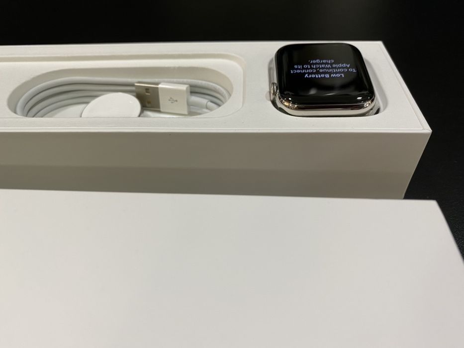 Apple Watch Series 4 (GPS + 4G) 44mm Stainless Steel