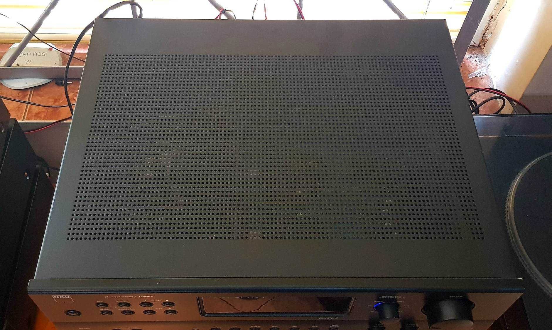 Amplituner NAD C725BEE super stan