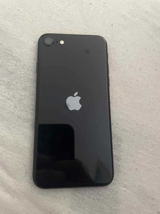 Iphone se 2022 stan idealny