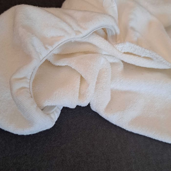 Prześcieradło kosz Mojżesza, do gondolki lub dostawki chicco. Białe