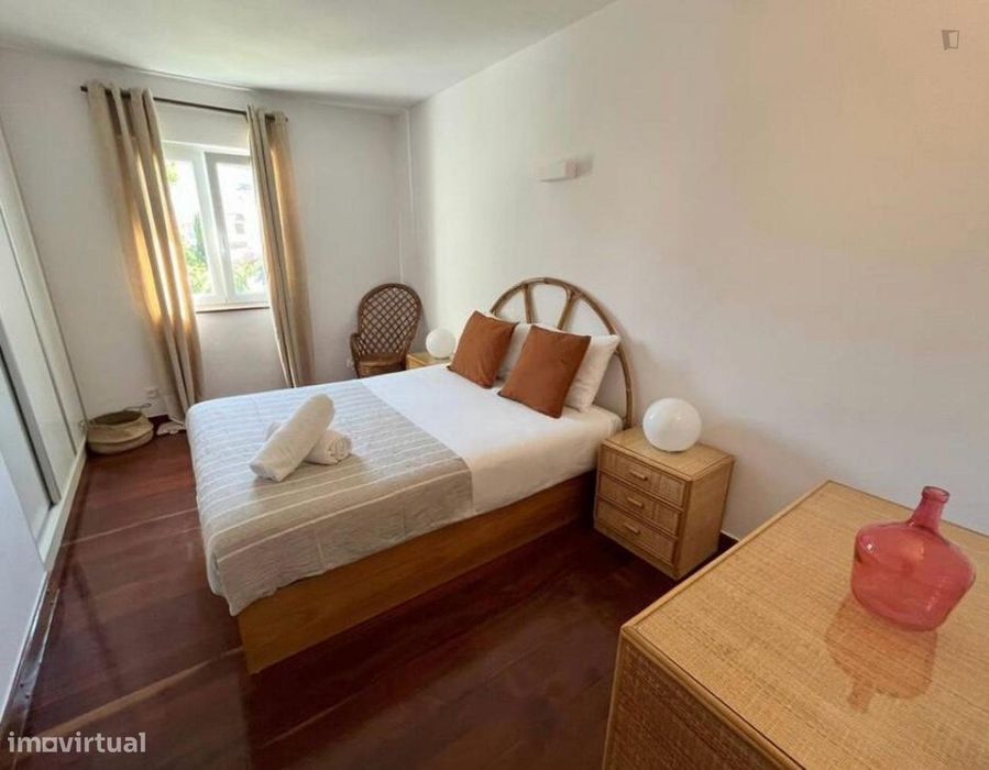 803368 - Quarto com cama de casal em casa com 3...