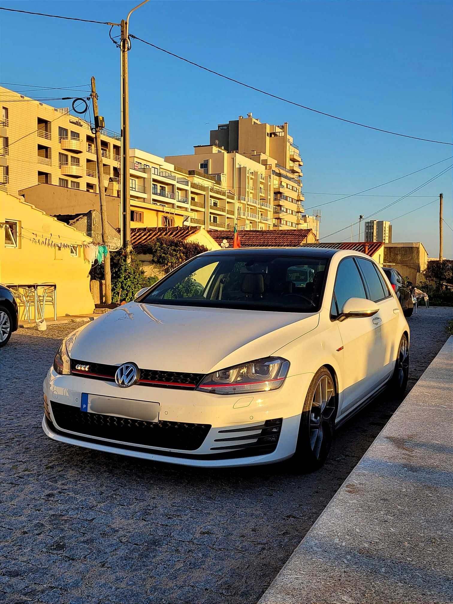 Golf VII GTI 220 CV - Teto Panorâmico