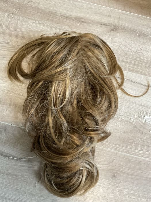 Шиньон волосся на крабі