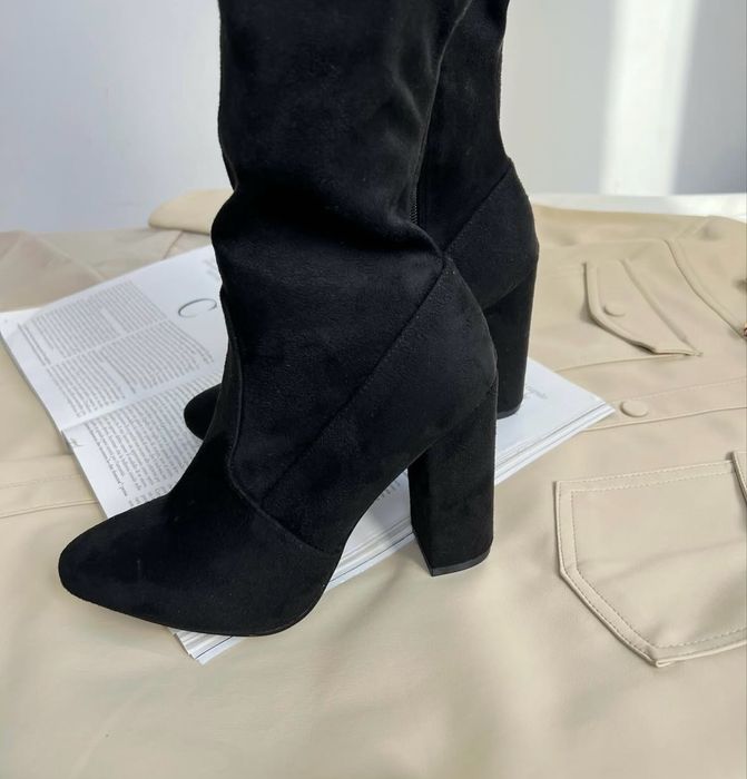 Класні ботфорти з екозамші