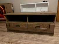 Stolik pod telewizor