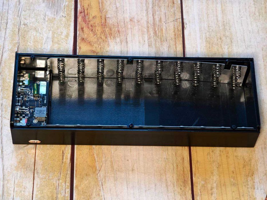 Корпус 18650 на 20 АКБ швидка PD бездротова wireless зарядка powerbank