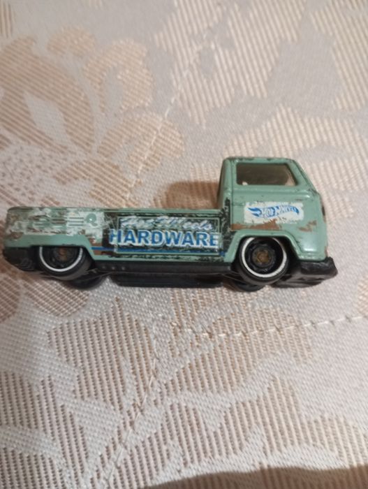 Машинка хот вилс