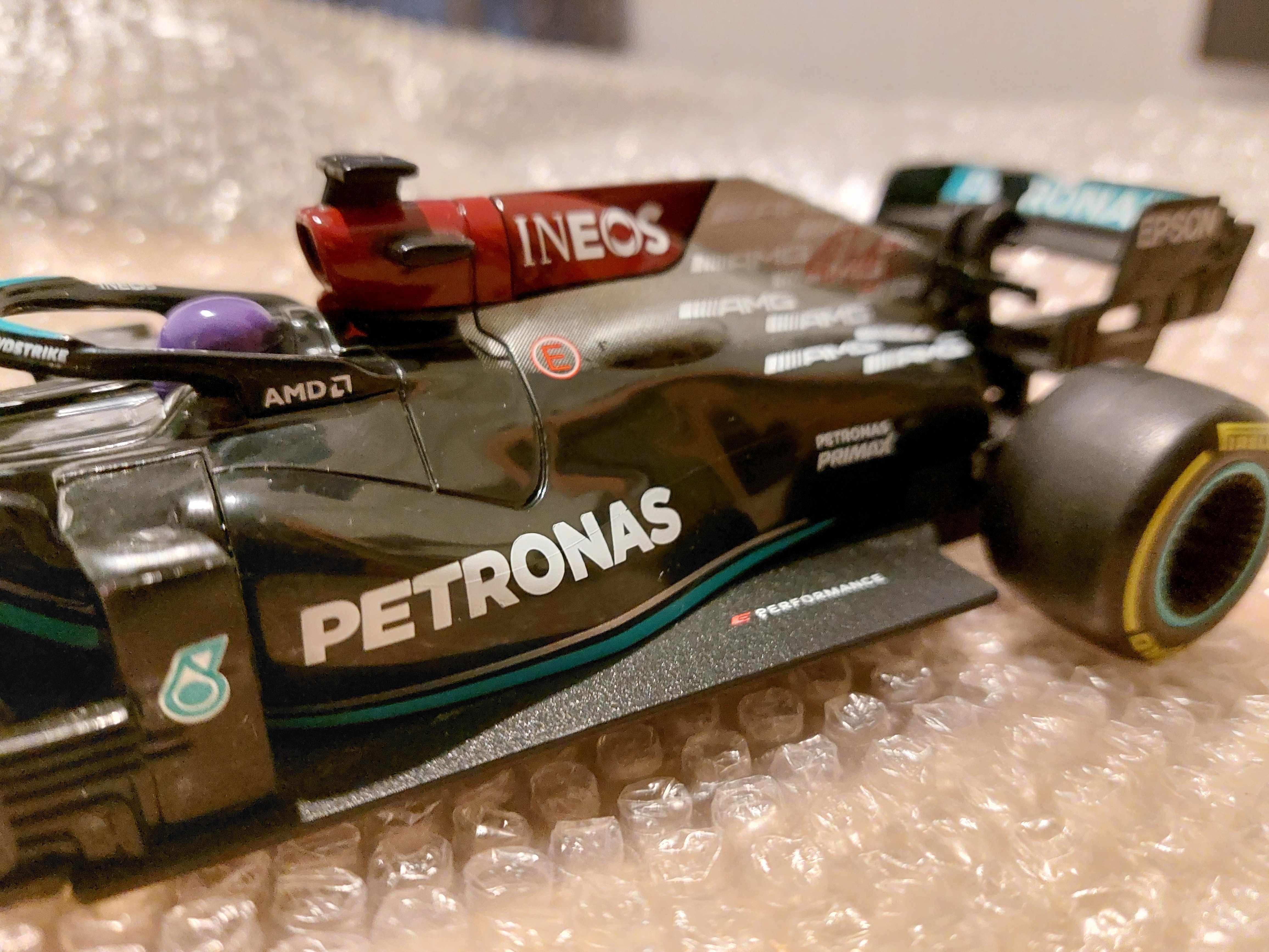 Kit de corrida com 3 carros de  F1 ultra detalhados RC