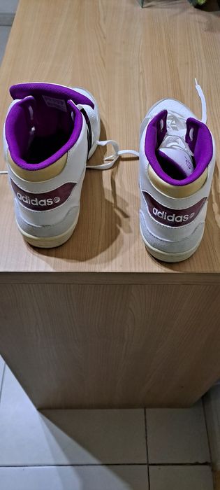 Ténis adidas semi-novos