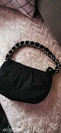Reserved miękka torebka z łańcuchem na ramię