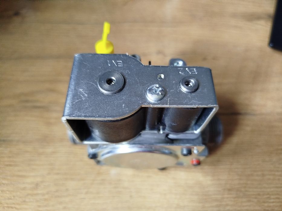 Zawór gazowy kotła Ariston