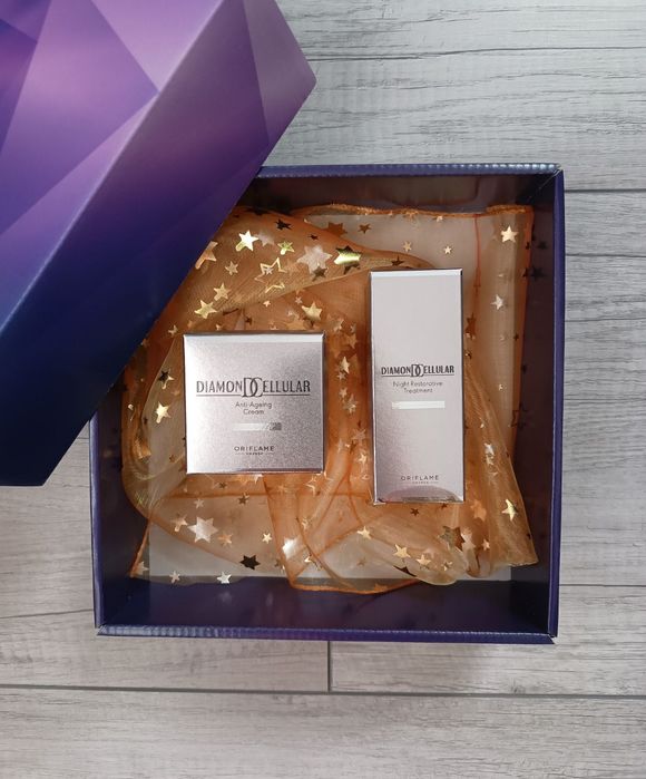 Zestaw kremów do twarzy Diamond Cellular w pudełku oriflame