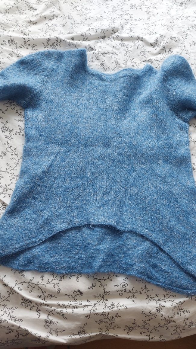 Błękitny sweterek rozmiar S
