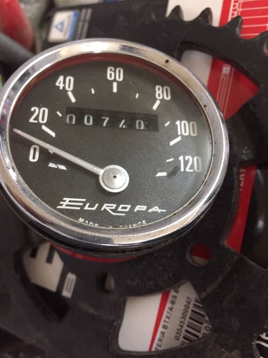 Conta quilometros ( Europa)Em perfeito estado funcional