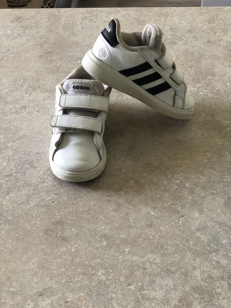 Дитячі кросівки adidas оригінал