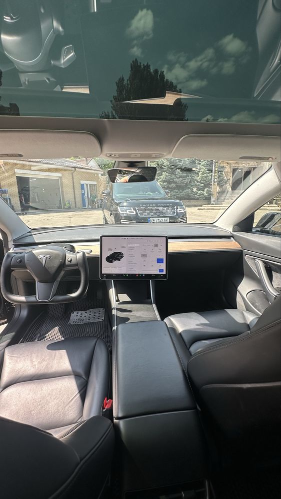 Аренда Авто Tesla 3 два мотора. Прокат Тесла Днепр