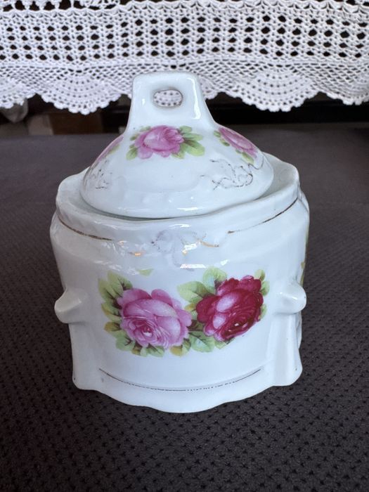 Stara porcelana cukierniczka sygnowana  antyk