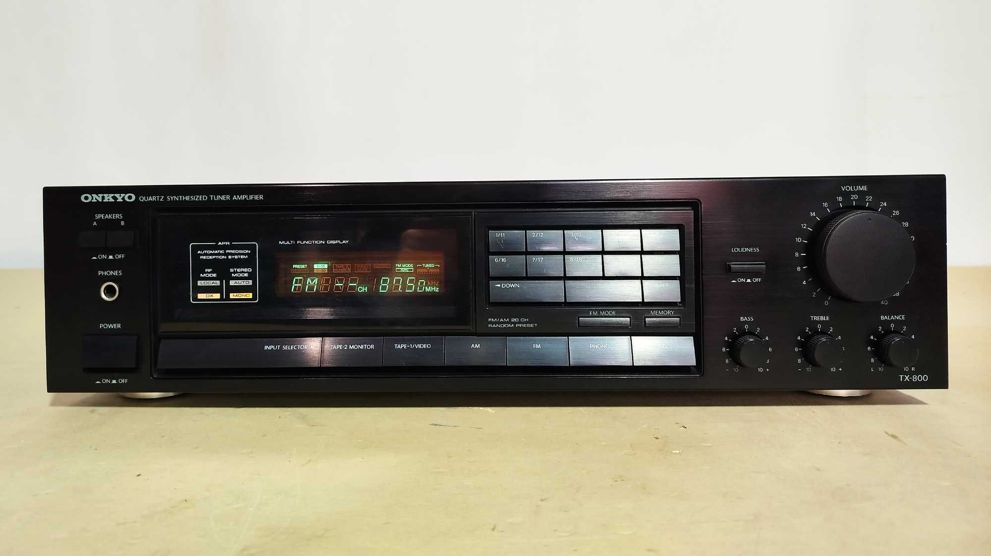 Ресивер Onkyo TX-800, має 40 Вт на канал, 8 Ом, FM, (збірка Японія)