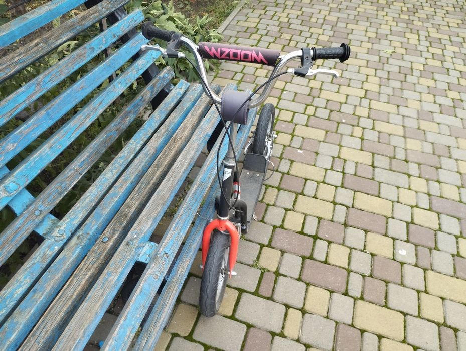 Самокат Чехия на надувных колесах