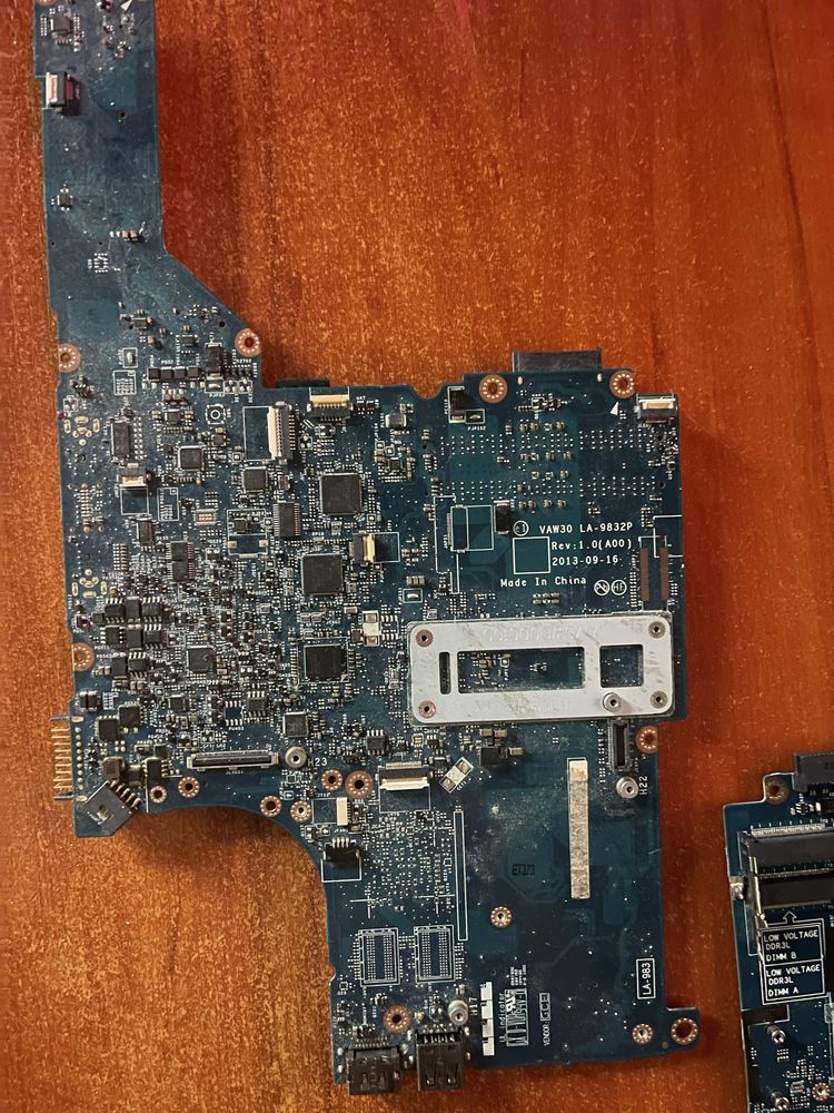 Uszkodzona płyta główna Dell LA-9832P x2 | E5440