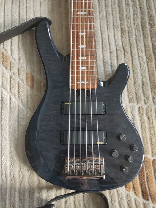 Gitara basowa Yamaha TRB 1006J, 6-cio strunowa