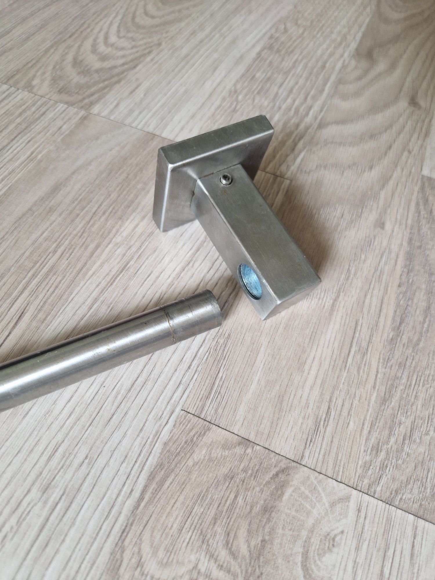 Wieszak na ręczniki drążek 60 cm stal nierdzewna
