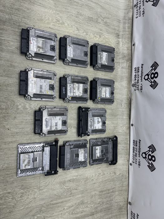 Блок керування двигуном А6 С6 3.0  2.7 2.4 A6 C6 ЕБУ мозги