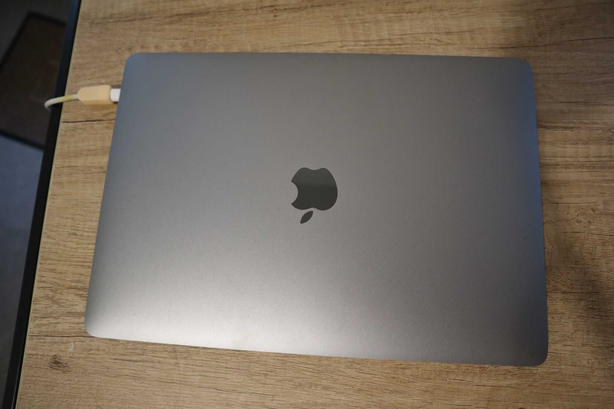 MacBook Pro 13' COMO NOVO