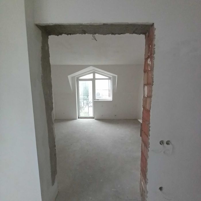 Продаж 1/2 будинку (дуплекс ) 365м2 м.Чернівці Канівська-О.Кошового