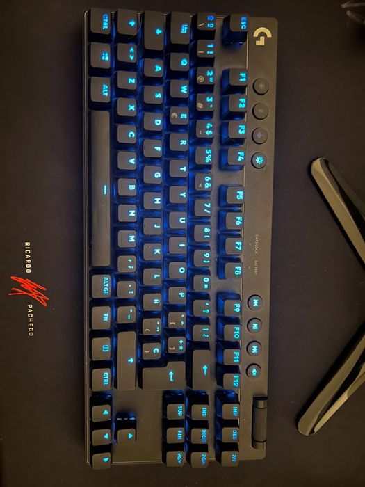 Teclado gaming praticamente NOVO