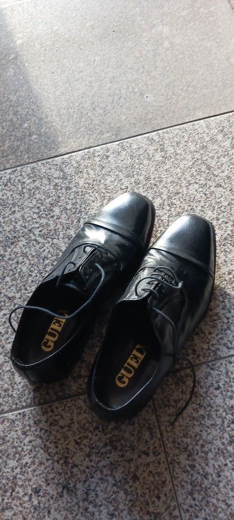 Sapatos em pele genuina de homem