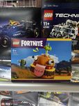 Конструктор LEGO Fortnite Durrr Burger (77070) 193 деталі.