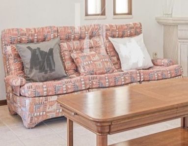 Sofás (2 individuais + 3 que foram um módulo conforme se vialsualiza)