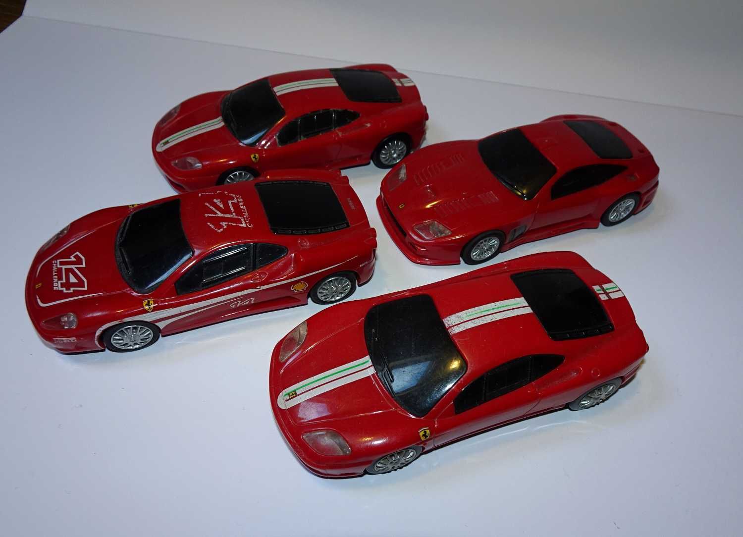 4 samochody Ferrari 1:38 modele F430, 575 GTC, 360