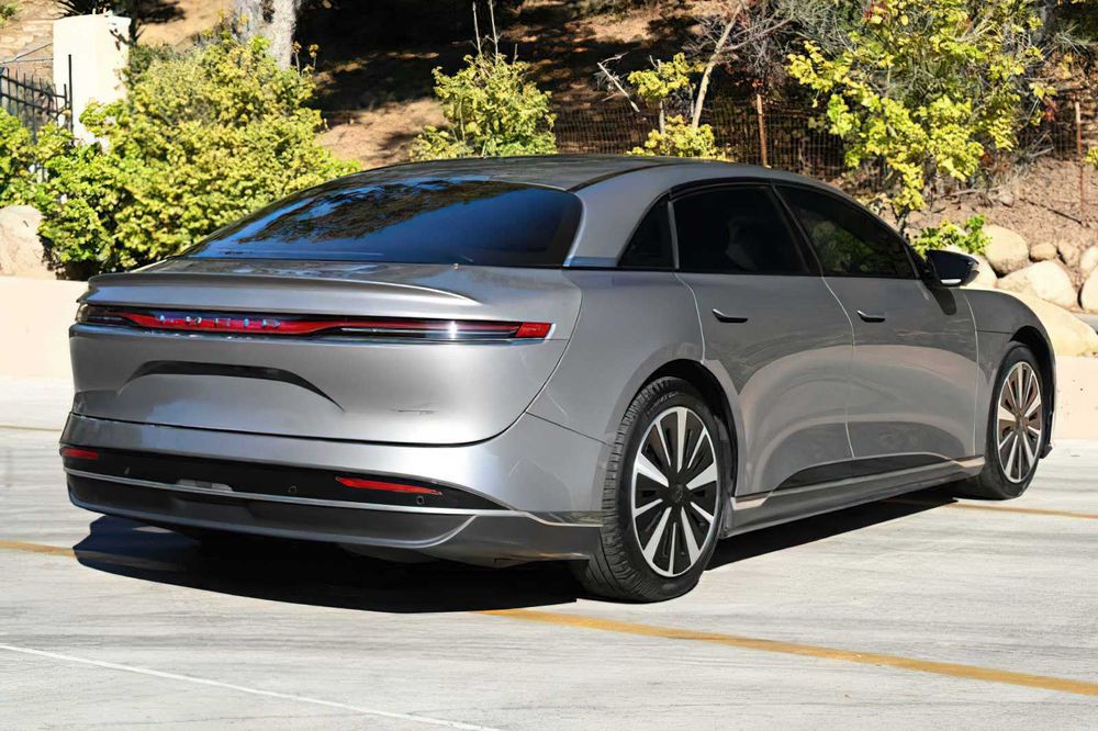 Lucid Air Pure      2023