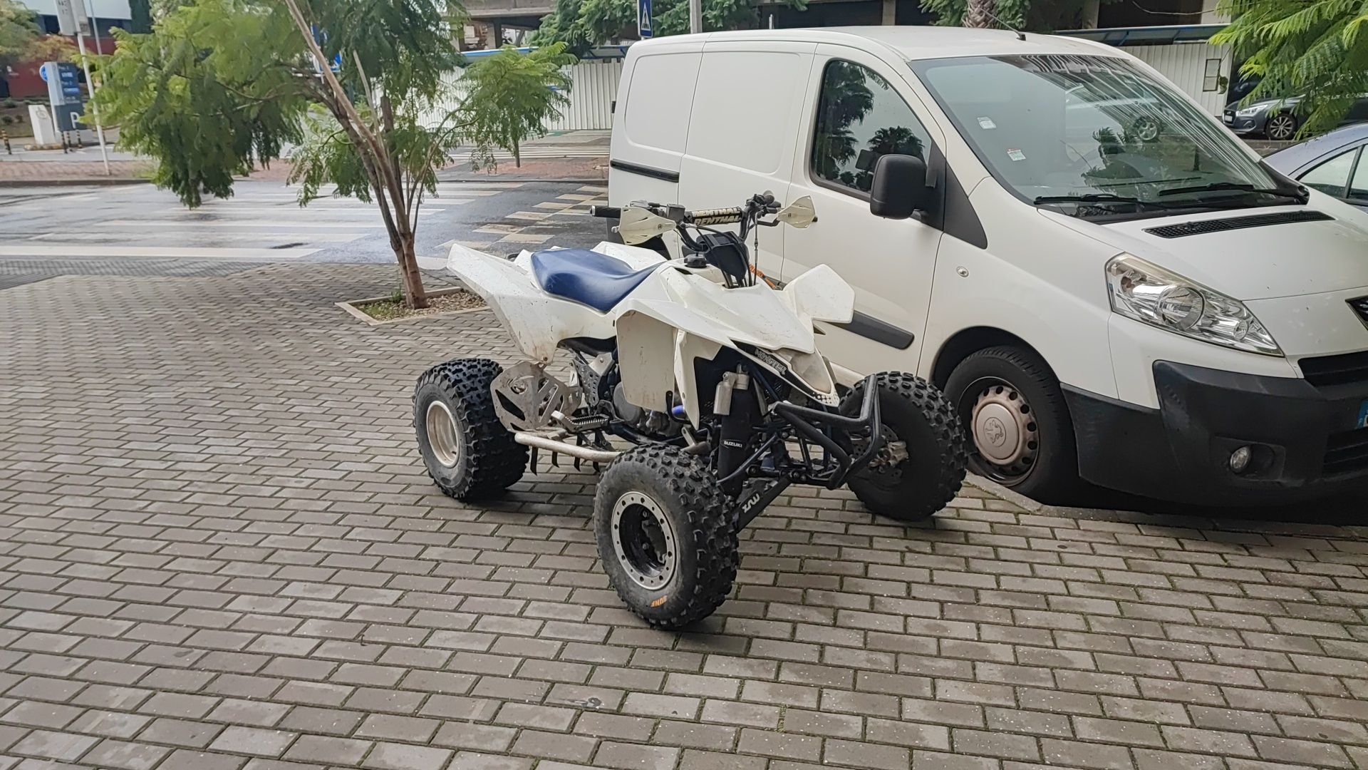Suzuki LTZ 400 K10