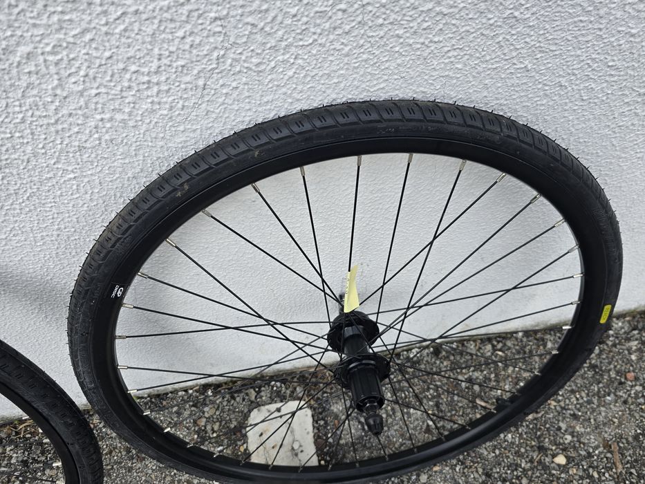 Par de rodas 26 de disco com pneus de estrada