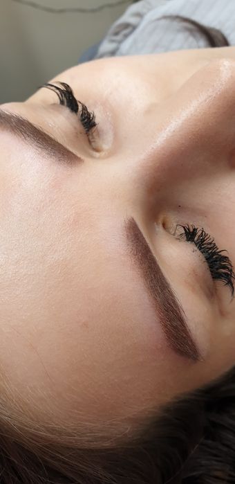 Modelka do metamorfozy makijaż permanentny