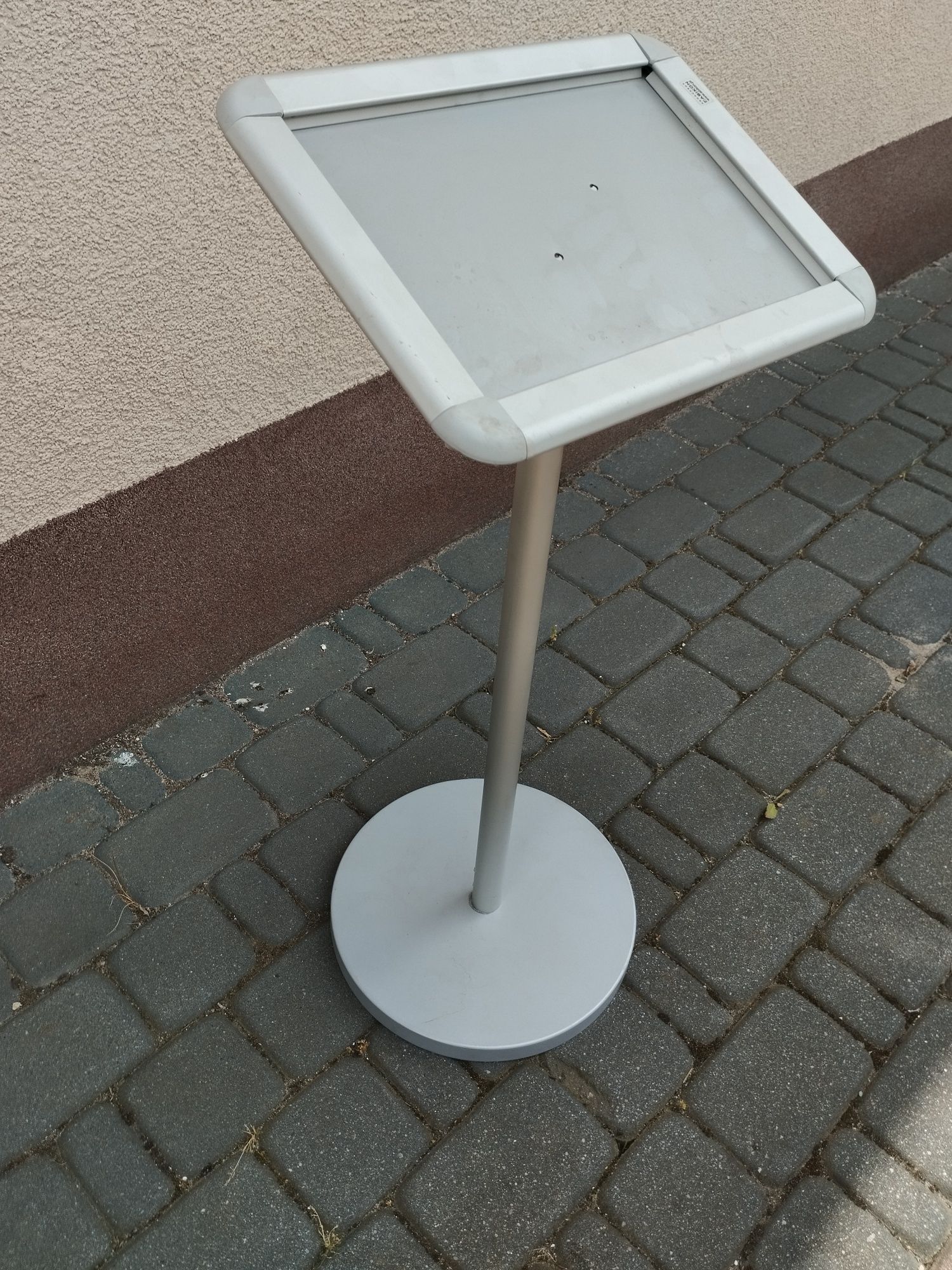 Stojak stander baner informacyjny