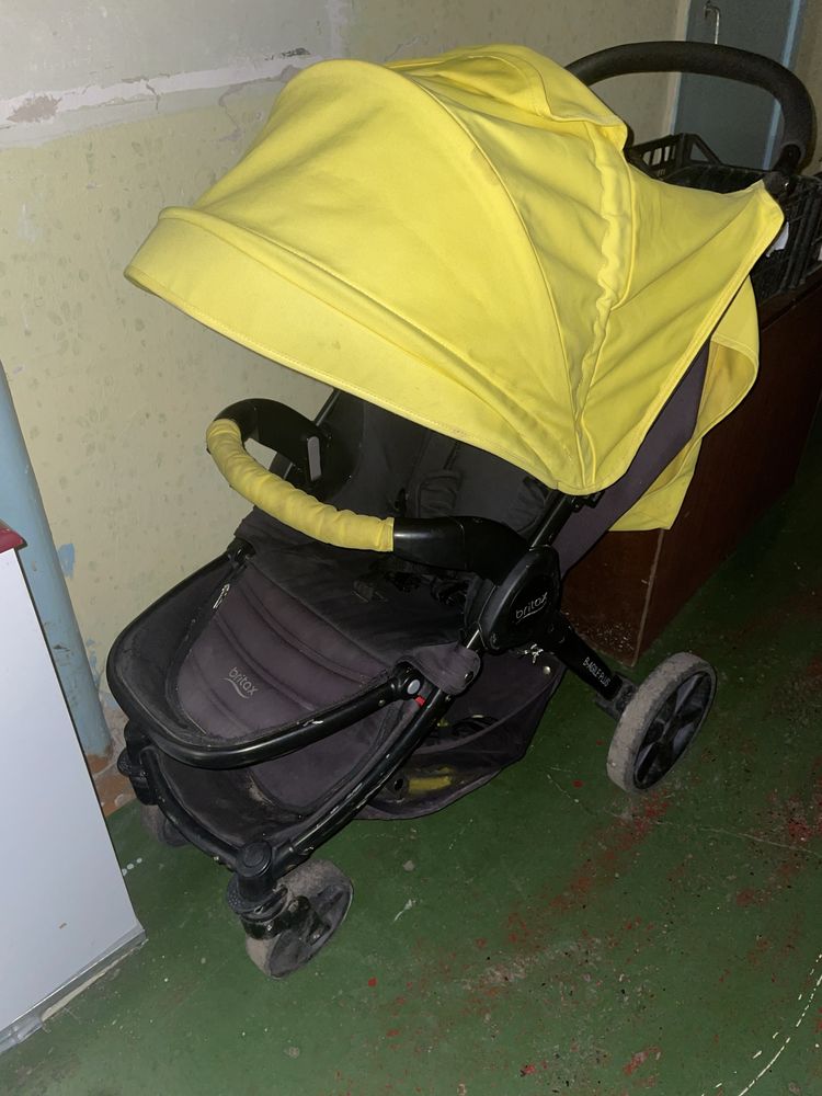 Продам коляску візочок britax