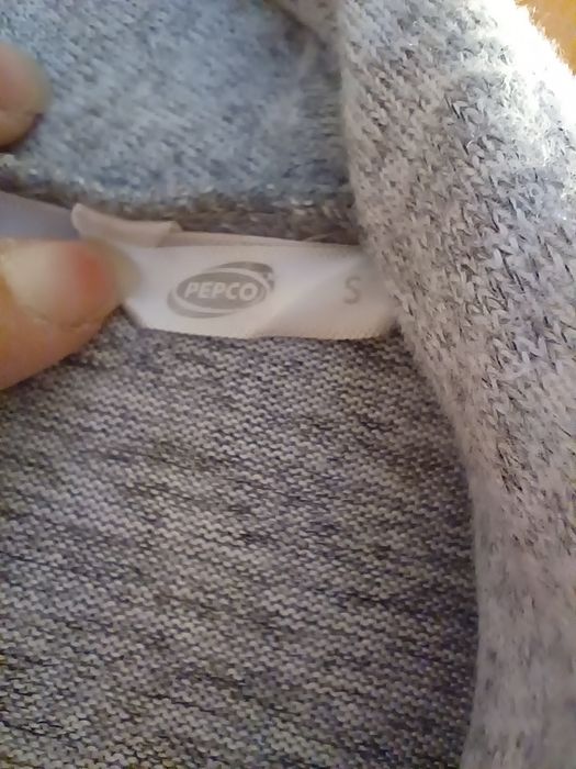 Szara narzutka damska