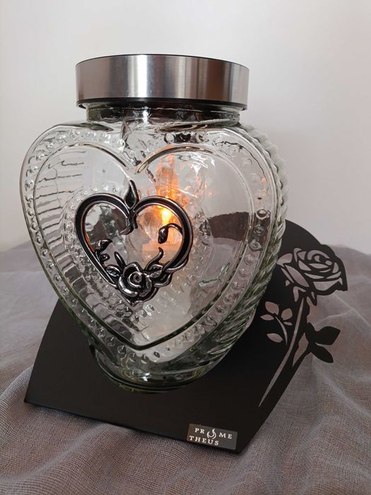 dekoracje na grób znicz solarny świeci w dzień i w nocy