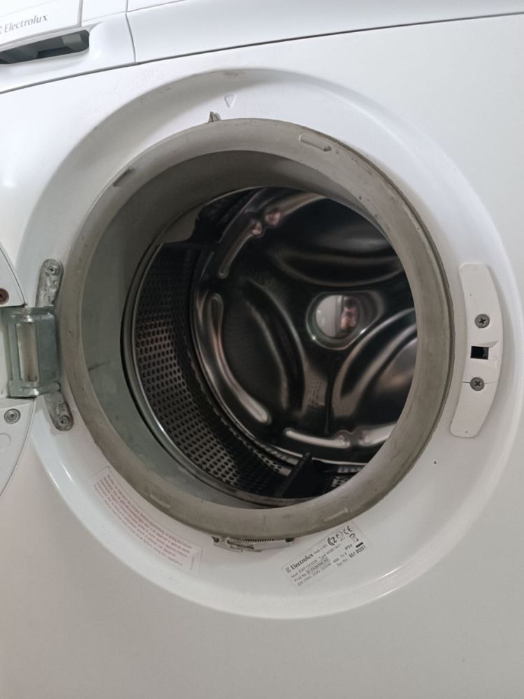 Стиральная машина Electrolux wur809bn с гарантией