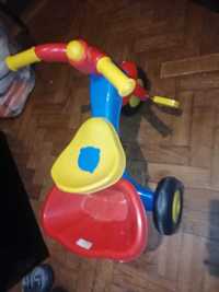 Triciclo infantil