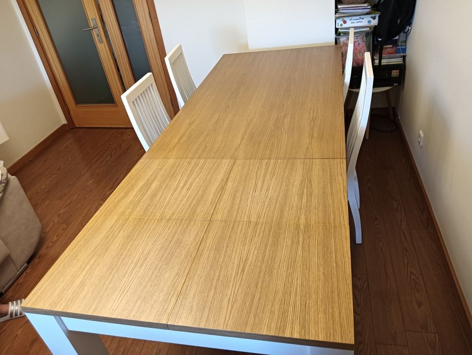 Mesa extensível+ 4 cadeiras
