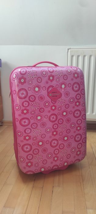 Walizka kabinowa w różowe kwiaty